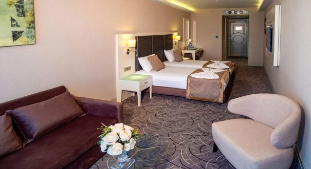 هتل کانفوریوم(The Conforium Hotel ) یکی از هتل های پنج ستاره شهر وان می باشد که دوران پس از کرونا مورد بهره برداری قرار گرفت .