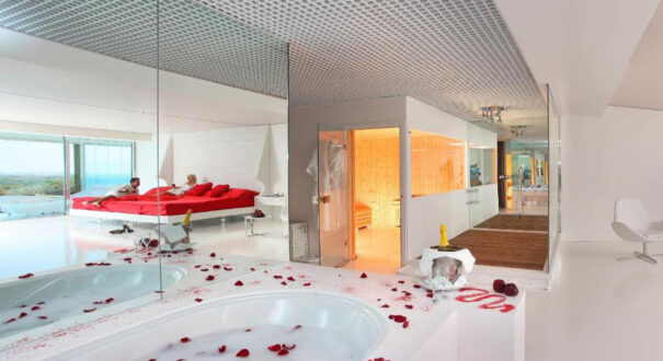 هتل آدم و حوا (Hotel Adam and Eve)