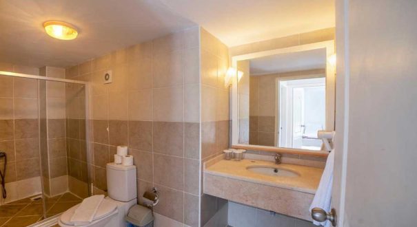 هتل ریوا بدروم ریزورت (Riva Bodrum Resort) هتلی 4 ستاره در بدروم ترکیه ، قرار دارد.