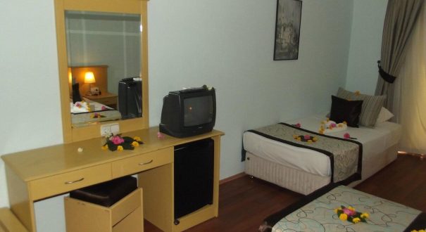 هتل ریوس بیچ ( RİOS BEACH HOTEL ) هتلی ساحلی و  3 ستاره می باشد که در منطقه ساحلی کمر در آنتالیا واقع شده است.