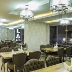 هتل رویال میلانو وان(Royal Milano Hotel) از هتل های 4 ستاره شهر وان ترکیه است. هتل رویال میلانو در مرکز شهر وان قرار گرفته ، و دسترسی آسانی به مراکز خرید و تفریحی شهر وان دارد.