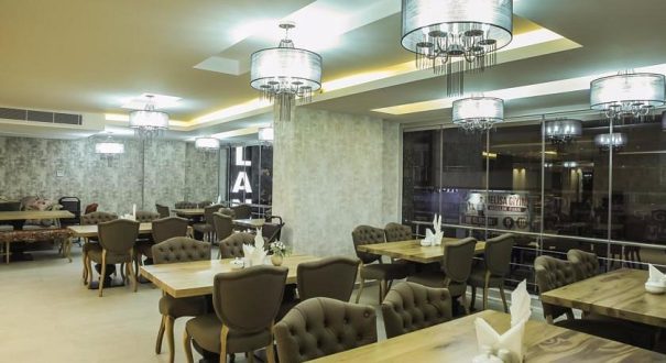 هتل رویال میلانو وان(Royal Milano Hotel) از هتل های 4 ستاره شهر وان ترکیه است. هتل رویال میلانو در مرکز شهر وان قرار گرفته ، و دسترسی آسانی به مراکز خرید و تفریحی شهر وان دارد.
