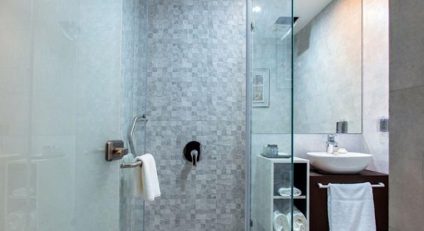 هتل آوینا قشم ( Avina Hotel )